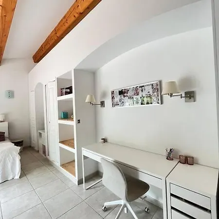 Appartement L'odyssee D'eleusis - Avec Jardin *